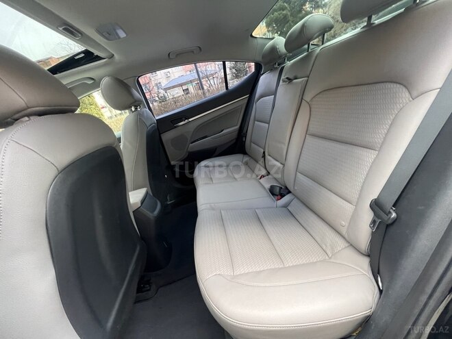 Hyundai Elantra 2017, 110,000 km - 2.0 l - Bakı