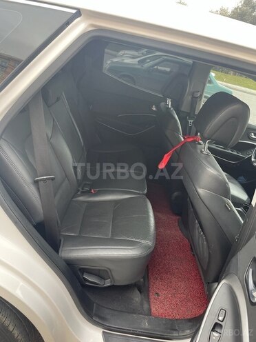 Hyundai Santa Fe-11