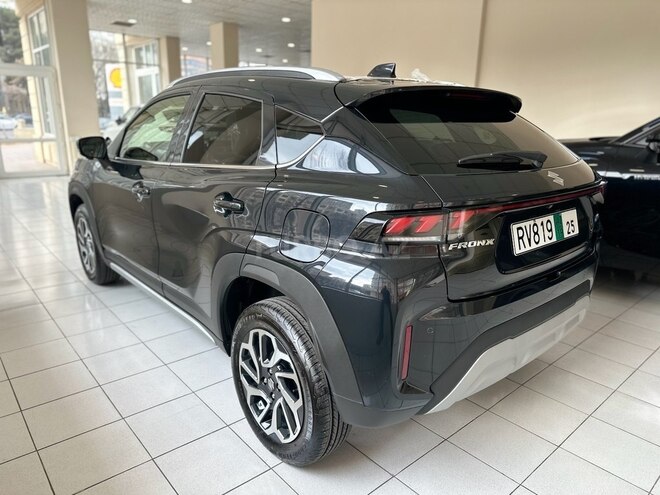 Suzuki Fronx-6