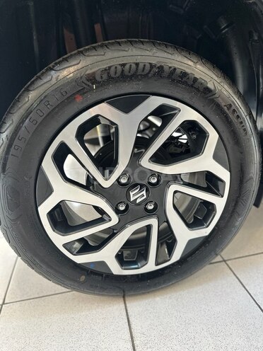 Suzuki Fronx-18
