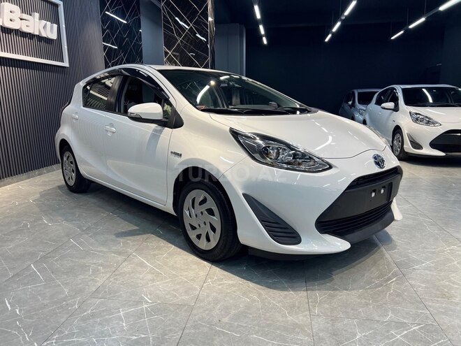 Toyota Aqua-11