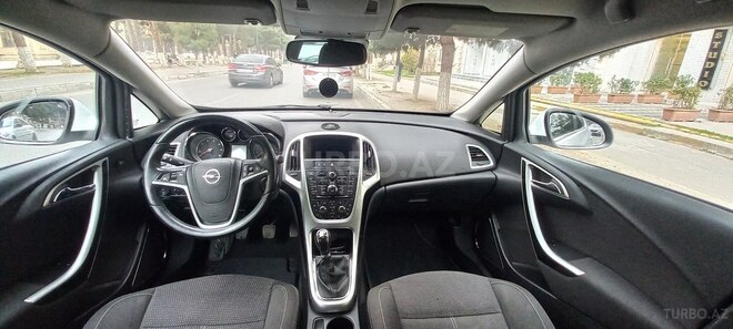 Opel Astra 2011, 198,000 km - 1.3 л - Bakı