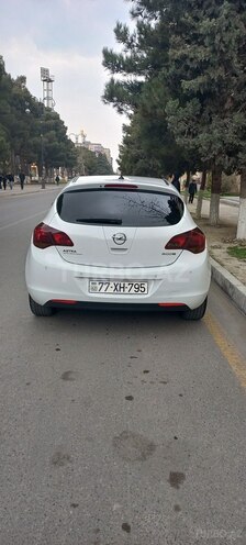 Opel Astra 2011, 198,000 km - 1.3 л - Bakı