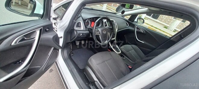 Opel Astra 2011, 198,000 km - 1.3 л - Bakı