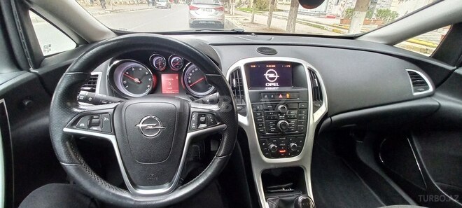 Opel Astra 2011, 198,000 km - 1.3 л - Bakı