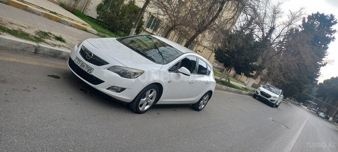 Opel Astra 2011, 198,000 km - 1.3 л - Bakı