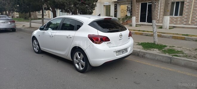 Opel Astra 2011, 198,000 km - 1.3 л - Bakı