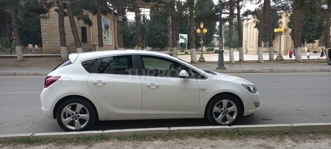 Opel Astra 2011, 198,000 km - 1.3 л - Bakı