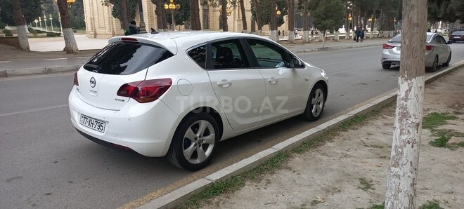 Opel Astra 2011, 198,000 km - 1.3 л - Bakı