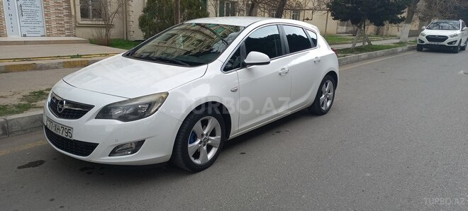 Opel Astra 2011, 198,000 km - 1.3 л - Bakı