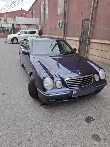 Mercedes E 240 1999, 343,400 km - 2.4 l - Bakı