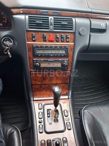 Mercedes E 240 1999, 343,400 km - 2.4 l - Bakı