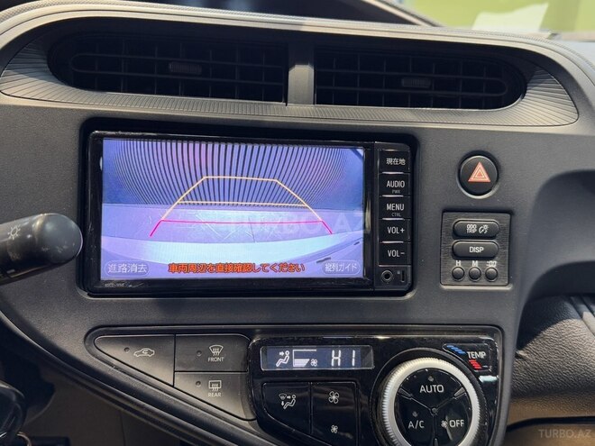 Toyota Aqua-9