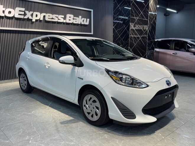 Toyota Aqua-6