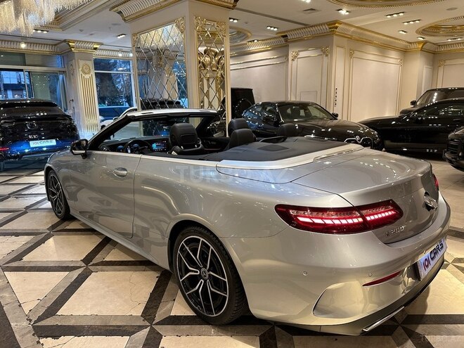 Mercedes E 200-11