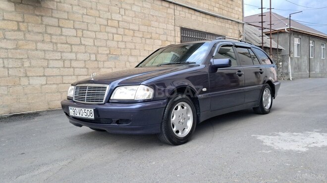 Mercedes C 200 2000, 251,384 km - 2.0 l - Qax