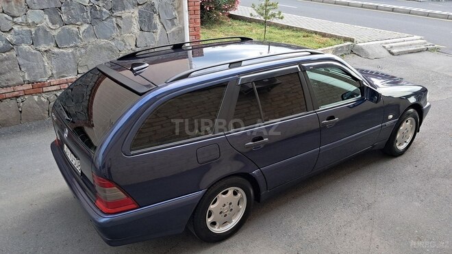 Mercedes C 200 2000, 251,384 km - 2.0 l - Qax