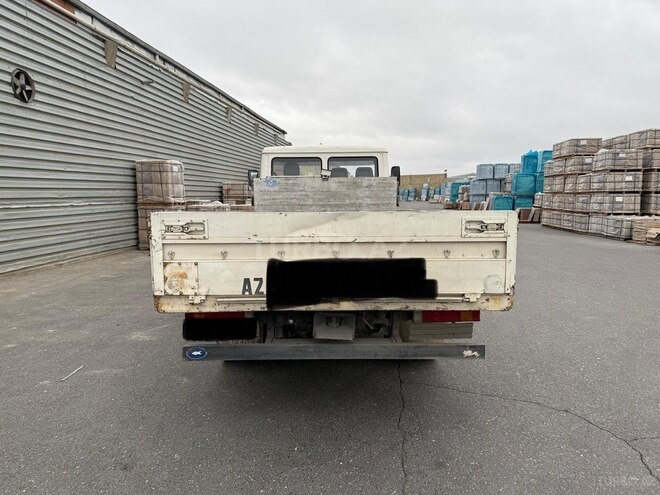 Mercedes Vario-2