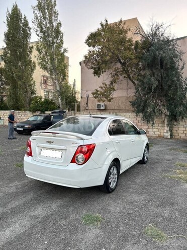 Chevrolet Aveo-5