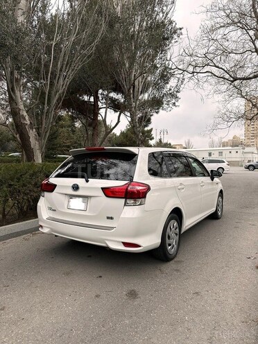 Toyota Corolla Fielder-3