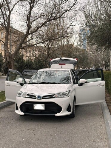 Toyota Corolla Fielder-1