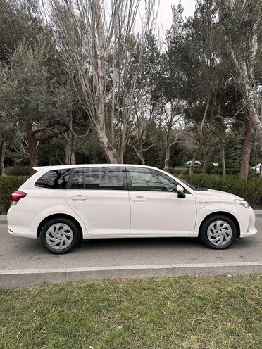 Toyota Corolla Fielder-2
