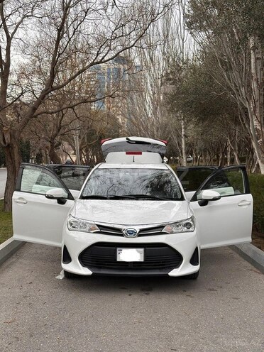 Toyota Corolla Fielder-3
