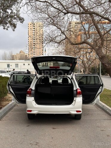Toyota Corolla Fielder-8