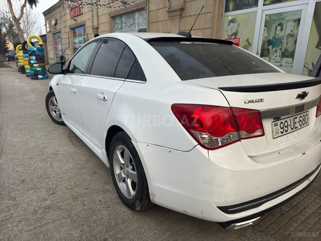 Chevrolet Cruze 2015, 196,256 km - 1.4 l - Salyan