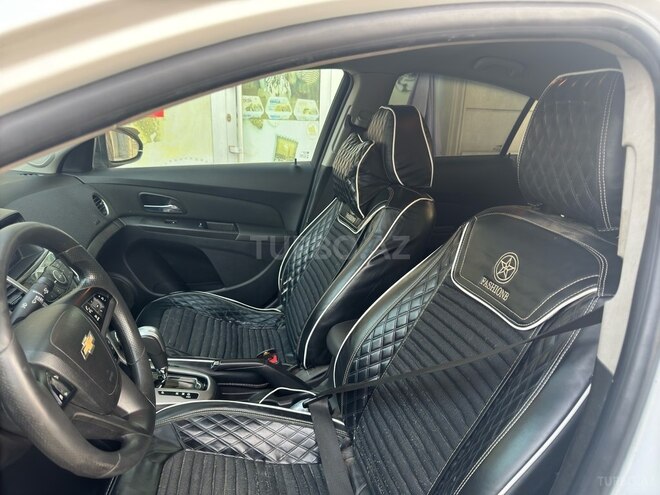 Chevrolet Cruze 2015, 196,256 km - 1.4 l - Salyan