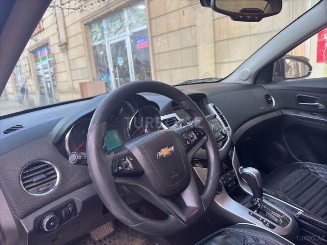 Chevrolet Cruze 2015, 196,256 km - 1.4 l - Salyan