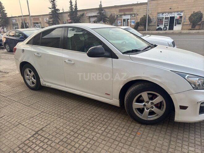 Chevrolet Cruze 2015, 196,256 km - 1.4 l - Salyan