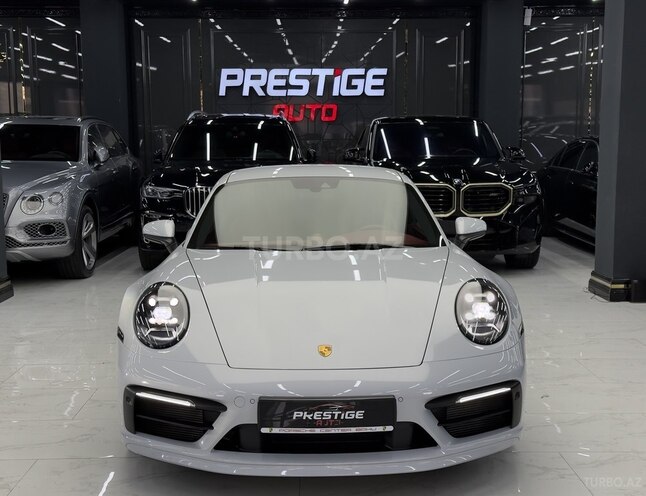 Porsche 911 Carrera-2