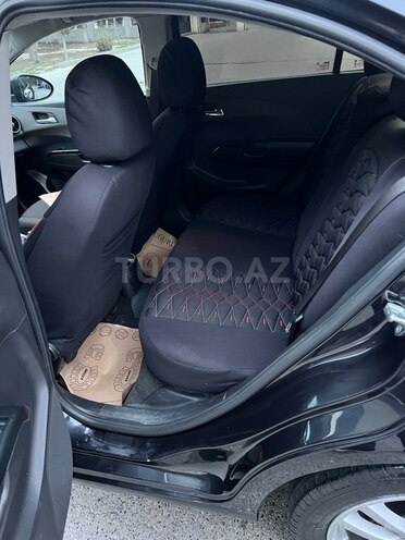 Chevrolet Aveo-13