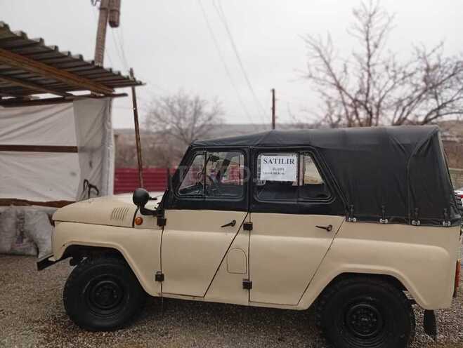 UAZ 469-4