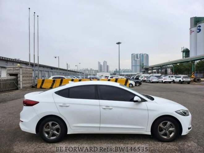 Hyundai Avante-5