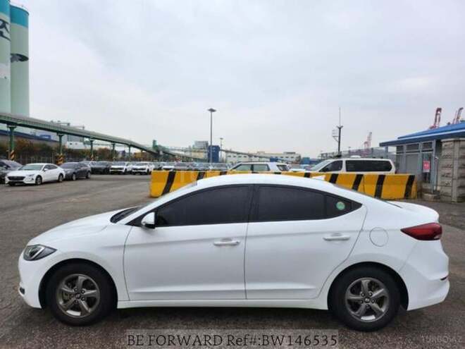 Hyundai Avante-9