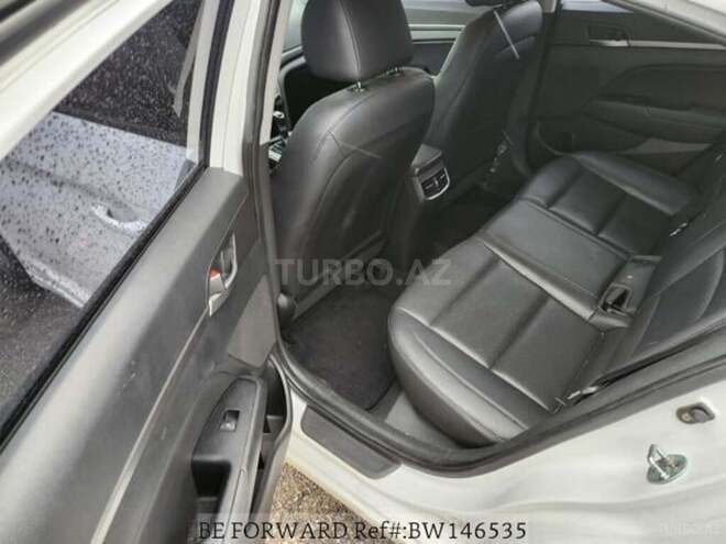 Hyundai Avante-13