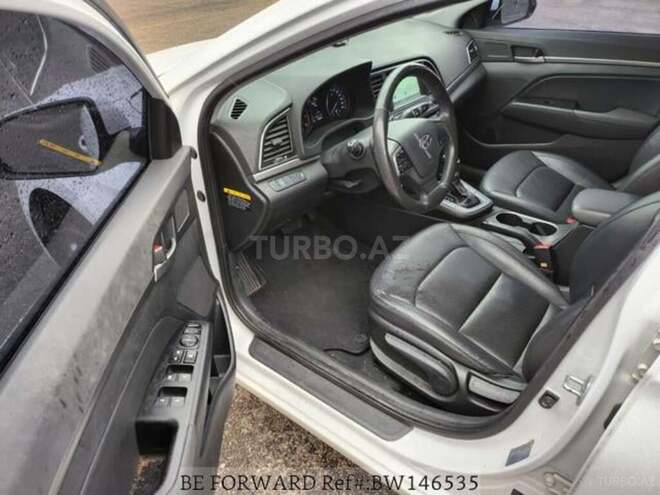 Hyundai Avante-12