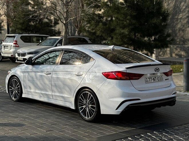 Hyundai Elantra 2017, 86,000 km - 1.6 l - Bakı