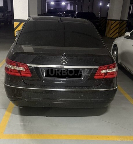 Mercedes E 220 d-3