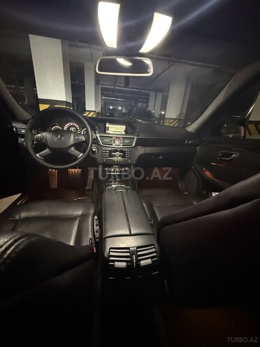 Mercedes E 220 d-6