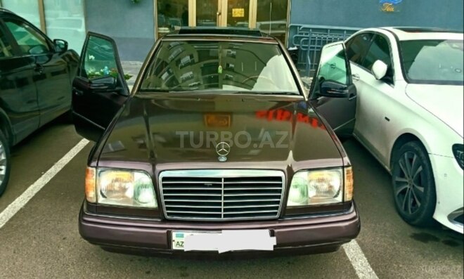 Mercedes E 220 1994, 287,000 km - 2.2 l - Bakı