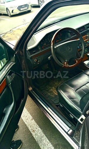 Mercedes E 220 1994, 287,000 km - 2.2 l - Bakı