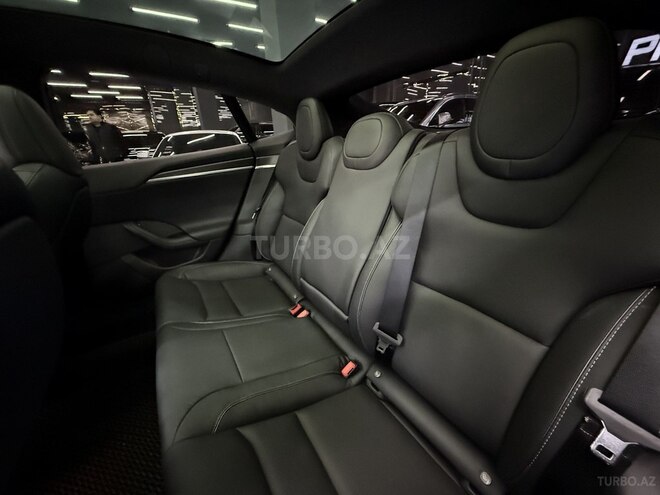 Tesla Model S-7