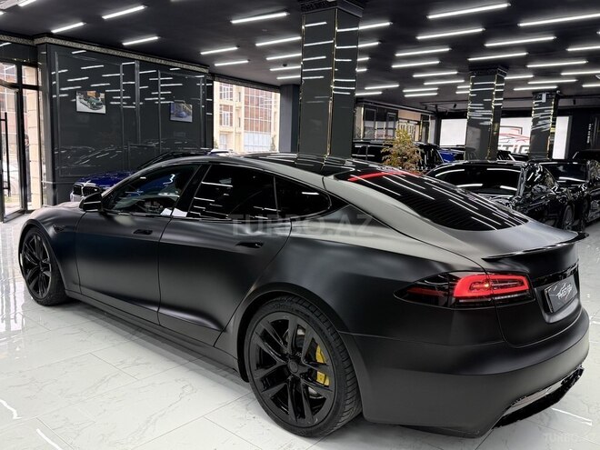 Tesla Model S-9
