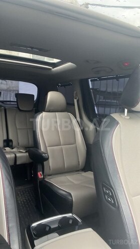 Kia Carnival-11