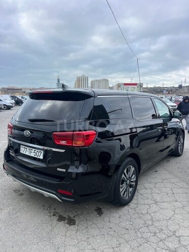 Kia Carnival-8