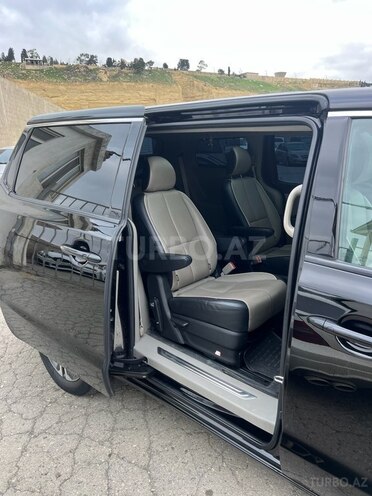 Kia Carnival-4