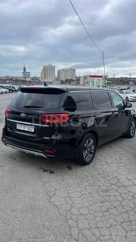 Kia Carnival-13